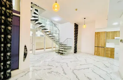 Apartment - 2 Bedrooms - 3 Bathrooms for rent in Oasis 2 - Oasis Residences - Masdar City - Abu Dhabi