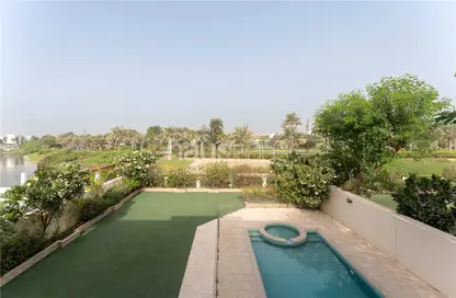 Villa - 4 Bedrooms - 5 Bathrooms for sale in Jumeirah Park Homes - Jumeirah Park - Dubai