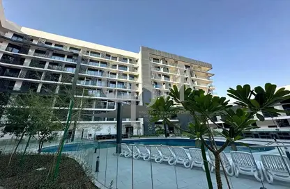 Apartment - 2 Bedrooms - 2 Bathrooms for rent in The Gate - Masdar City - Abu Dhabi