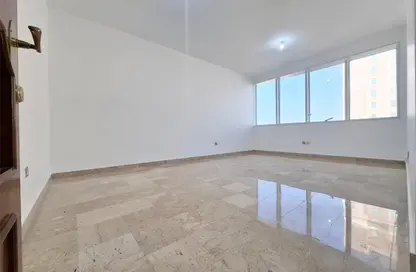 شقة - 2 غرف نوم - 2 حمامات للايجار في شارع حمدان - أبوظبي