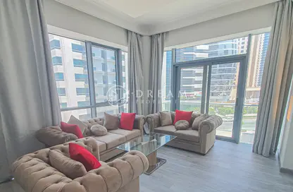 Living Room image for: Apartment - 3 Bedrooms - 3 Bathrooms for rent in Boutique 7 - Barsha Heights (Tecom) - Dubai, Image 1