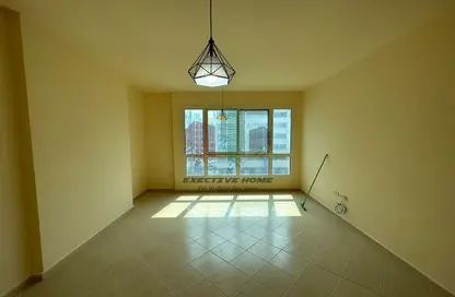 صورة لـ غرفة فارغة شقة - 2 غرف نوم - 2 حمامات للايجار في برج اللؤلؤة - شارع إلكترا - أبوظبي ، صورة رقم 1