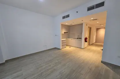 Apartment - Studio - 1 Bathroom for rent in Waters Edge - Yas Island - Abu Dhabi