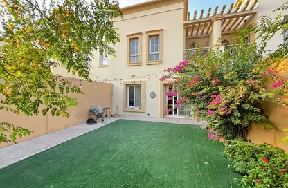 فيلا - 2 غرف نوم - 3 حمامات للايجار في الينابيع 3 - الينابيع - دبي فيلا - 2 غرف نوم - 3 حمامات للايجار في الينابيع 3 - الينابيع - دبي