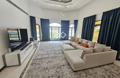 Villa - 4 Bedrooms - 5 Bathrooms for rent in Garden Homes Frond D - Garden Homes - Palm Jumeirah - Dubai