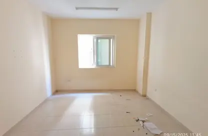 شقة - غرفة نوم - 1 حمام للايجار في بناية البطينة 9 - البطينة - الشارقة