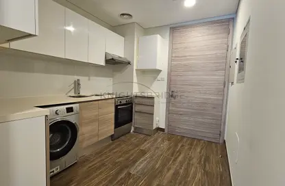 Apartment - Studio - 1 Bathroom for sale in SOL Bay - Business Bay - Dubai