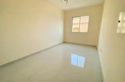 شقة - غرفة نوم - 2 حمامات للايجار في فلل الروضة 2 - 2 الروضة - الروضة - عجمان شقة - غرفة نوم - 2 حمامات للايجار في فلل الروضة 2 - 2 الروضة - الروضة - عجمان