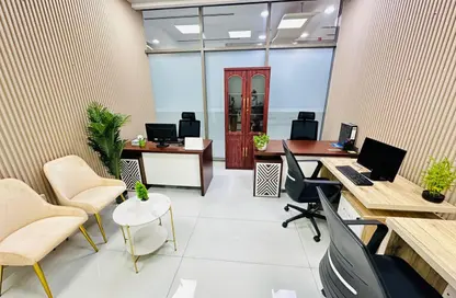 Office Space - Studio - 1 Bathroom for rent in Red Avenue - Al Garhoud - Dubai