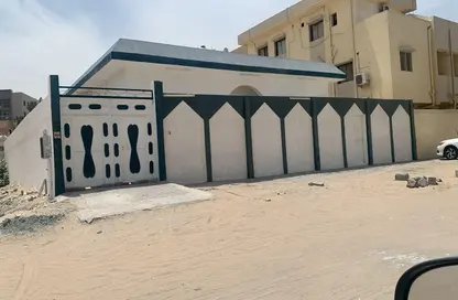 عمارة بالكامل - استوديو - 3 حمامات للبيع في النعيمية - عجمان