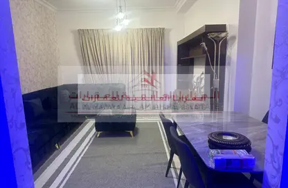 شقة - 2 غرف نوم - 2 حمامات للايجار في برج الثريا - التعاون - الشارقة