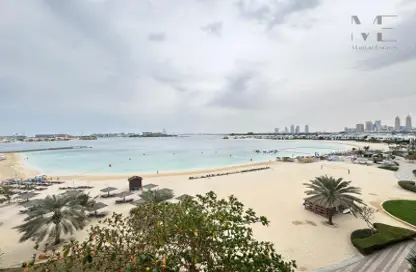 Apartment - 2 Bedrooms - 3 Bathrooms for rent in Al Msalli - Shoreline Apartments - Palm Jumeirah - Dubai
