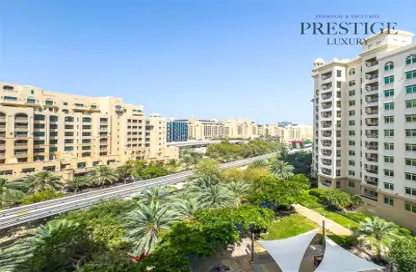 Apartment - 1 Bedroom - 2 Bathrooms for sale in Al Shahla - Shoreline Apartments - Palm Jumeirah - Dubai