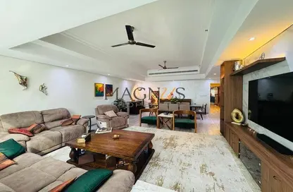 شقة - 2 غرف نوم - 4 حمامات للايجار في برج السيف 3 - (JLT) مجمع U - أبراج بحيرات الجميرا - دبي