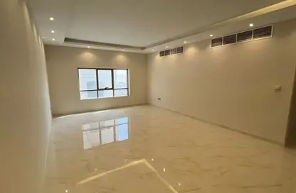 شقة - 2 غرف نوم - 2 حمامات للايجار في مساكن كورنيش عجمان - طريق كورنيش عجمان - عجمان