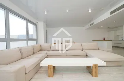 Apartment - 2 Bedrooms - 3 Bathrooms for rent in Grenland Residence - District 11 - Mohammed Bin Rashid City - Dubai