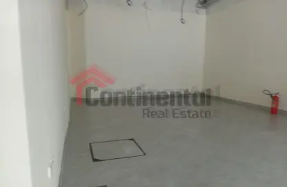 Shop - Studio - 1 Bathroom for rent in Al Khan - Sharjah