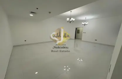 شقة - 2 غرف نوم - 3 حمامات للايجار في بناية تريو - البرشاء 1 - البرشاء - دبي