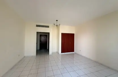 Apartment - Studio - 1 Bathroom for rent in Building Z02 - England Cluster - International City - Dubai