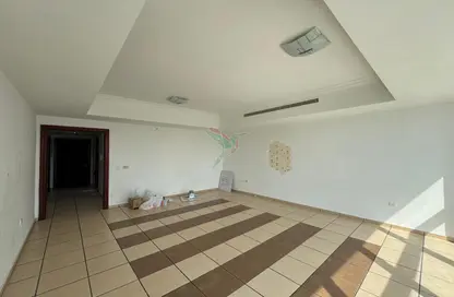 Apartment - 2 Bedrooms - 3 Bathrooms for rent in Hai Al Qalaa - Al Jaheli - Al Ain