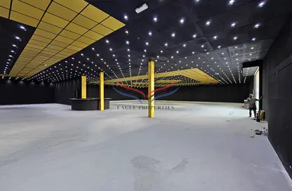 Warehouse - Studio - 1 Bathroom for rent in Umm Ramool - Dubai