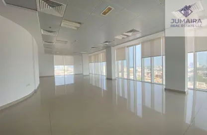طابق كامل - استوديو - 8 حمامات للبيع في كورنيش راس الخيمة - رأس الخيمة