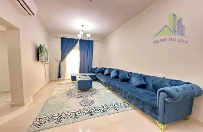 Living Room image for: Apartment - 2 Bedrooms - 2 Bathrooms for rent in Ajman Corniche Road - Ajman, Image 1