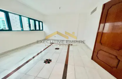 Apartment - 3 Bedrooms - 3 Bathrooms for rent in Zig Zag Building - Tourist Club Area - Abu Dhabi