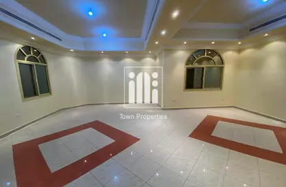 Villa - 6 Bedrooms - 7 Bathrooms for rent in Al Karamah - Abu Dhabi