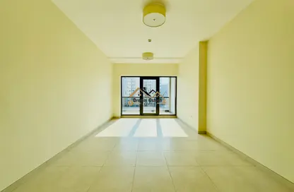 Apartment - 2 Bedrooms - 3 Bathrooms for rent in Al Waleed Garden 1 - Al Waleed Garden - Al Jaddaf - Dubai