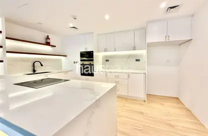 Apartment - 4 Bedrooms - 4 Bathrooms for sale in Rimal 6 - Rimal - Jumeirah Beach Residence - Dubai