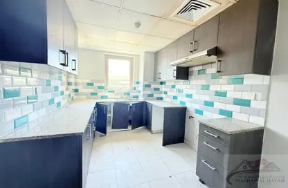 شقة - 2 غرف نوم - 2 حمامات للايجار في شقق حديقة الزاهية - الزاهية - تجارية مويلح - الشارقة