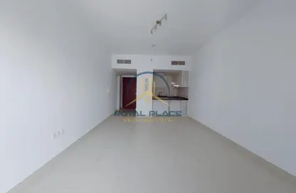 Apartment - 1 Bedroom - 2 Bathrooms for rent in Oxford Building - Jumeirah Village Circle - Dubai