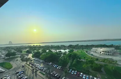 Apartment - 3 Bedrooms - 3 Bathrooms for rent in Golden Beach Tower - Corniche Road - Abu Dhabi
