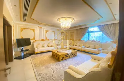 Villa - 4 Bedrooms - 6 Bathrooms for rent in West Yas - Yas Island - Abu Dhabi