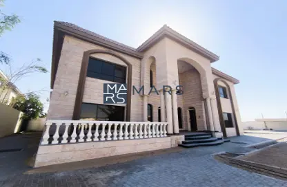 Villa - 5 Bedrooms - 7 Bathrooms for rent in Al Jurainah 2 - Al Jurainah - Sharjah