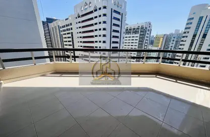 Duplex - 3 Bedrooms - 3 Bathrooms for rent in Corniche Road - Abu Dhabi