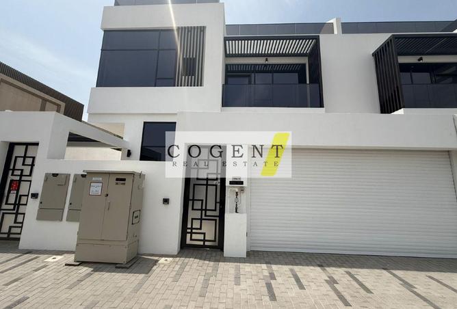 Brand New Villa | Prime Location | Skyline View