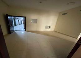 صورةغرفة فارغة لـ: شقة - 2 غرف نوم - 2 حمامات للكراء في أبو شغارة - الشارقة, صورة 1