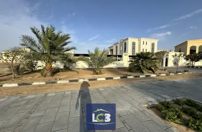 Apartment - 3 Bedrooms - 4 Bathrooms for rent in Mohamed Bin Zayed City Villas - Mohamed Bin Zayed City - Abu Dhabi