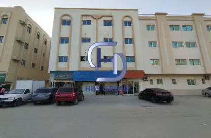 عمارة بالكامل - 8 غرف نوم - 8 حمامات للبيع في طريق فاير ستاشن - مويلح - الشارقة