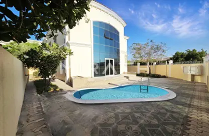 Villa - 5 Bedrooms - 6 Bathrooms for rent in Jumeirah 1 Villas - Jumeirah 1 - Jumeirah - Dubai