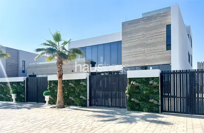 6 Bedroom | Contemporary Villa | Available Now