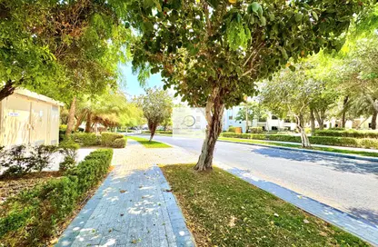 Apartment - 2 Bedrooms - 2 Bathrooms for rent in The Gardens Buildings - The Gardens - Dubai