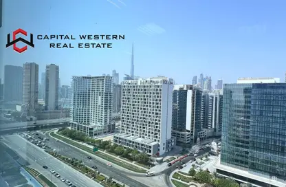 مكتب - استوديو - 2 حمامات للايجار في صبحة زفير - الخليج التجاري - دبي