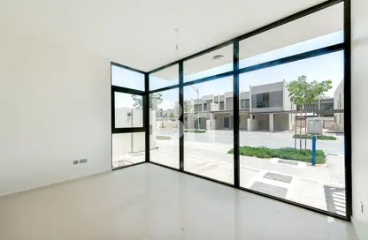 Townhouse - 3 Bedrooms - 3 Bathrooms for sale in Zinnia - The Roots DAMAC Hills 2 - Damac Hills 2 - Dubai