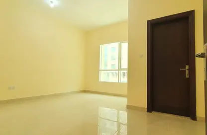 شقة - 2 غرف نوم - 3 حمامات للايجار في شارع حمدان - أبوظبي