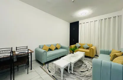Apartment - 2 Bedrooms - 3 Bathrooms for rent in Fairmont Ajman - Al Nakhil 2 - Al Nakhil - Ajman