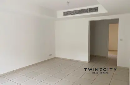 فيلا - 2 غرف نوم - 2 حمامات للبيع في الينابيع 5 - الينابيع - دبي