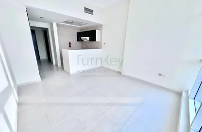 شقة - 1 حمام للايجار في 1 رويال ريزدنس - رويال ريزدنس - مدينة دبي الرياضية - دبي
